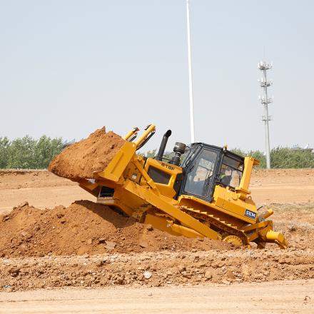 818F